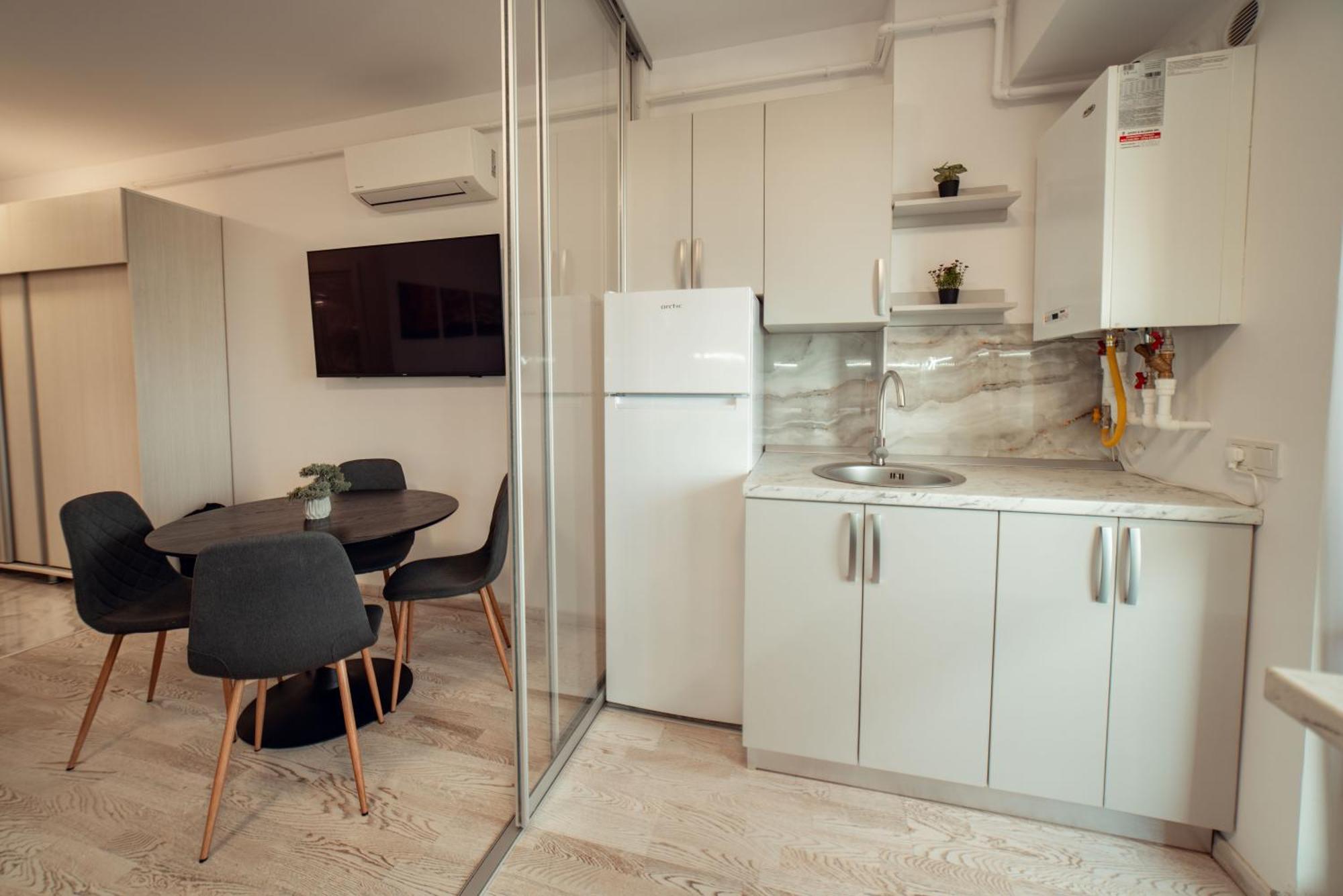 Cozy Aparthotel - Ultracentral Luxury Apartments Iasi Esterno foto