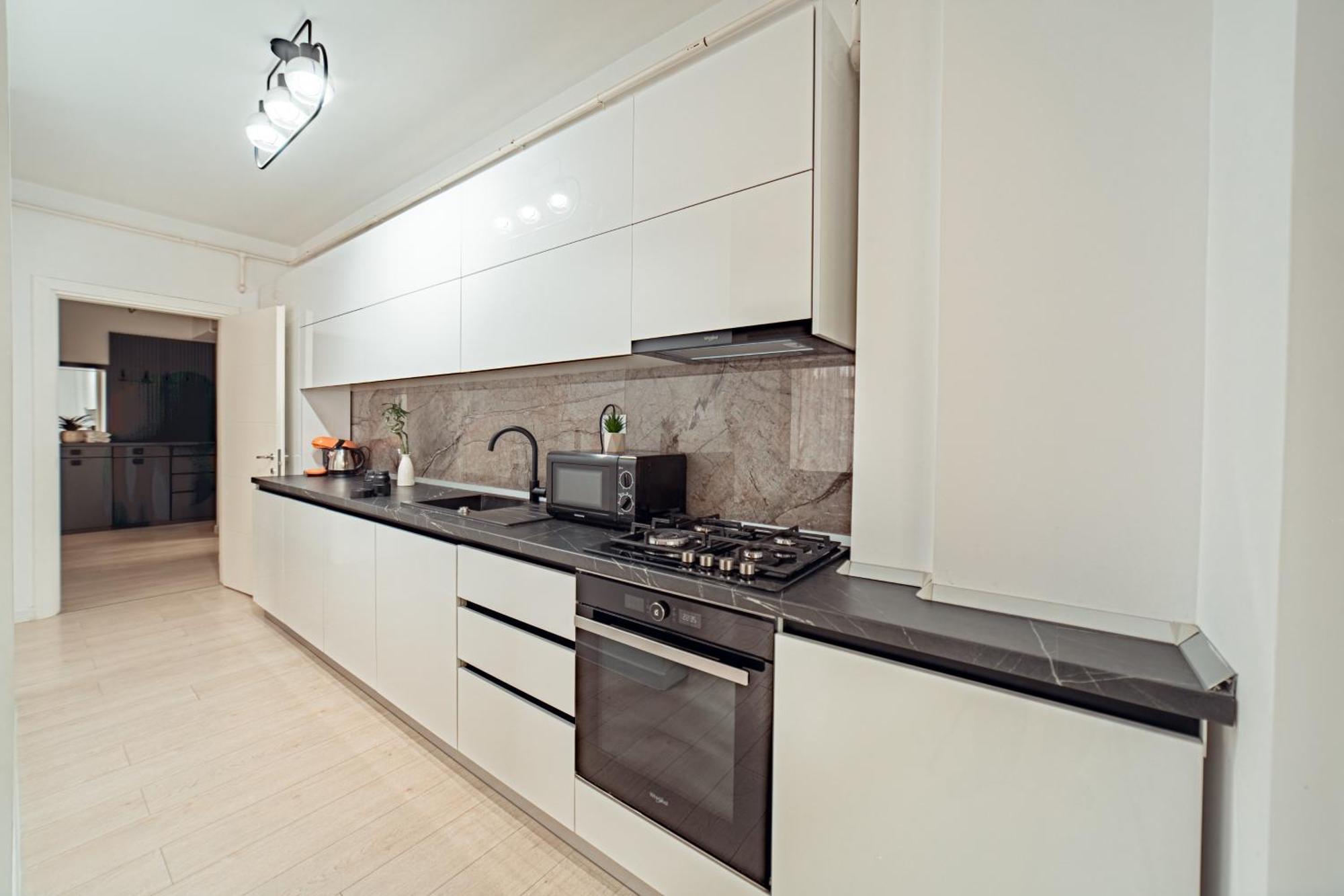 Cozy Aparthotel - Ultracentral Luxury Apartments Iasi Esterno foto
