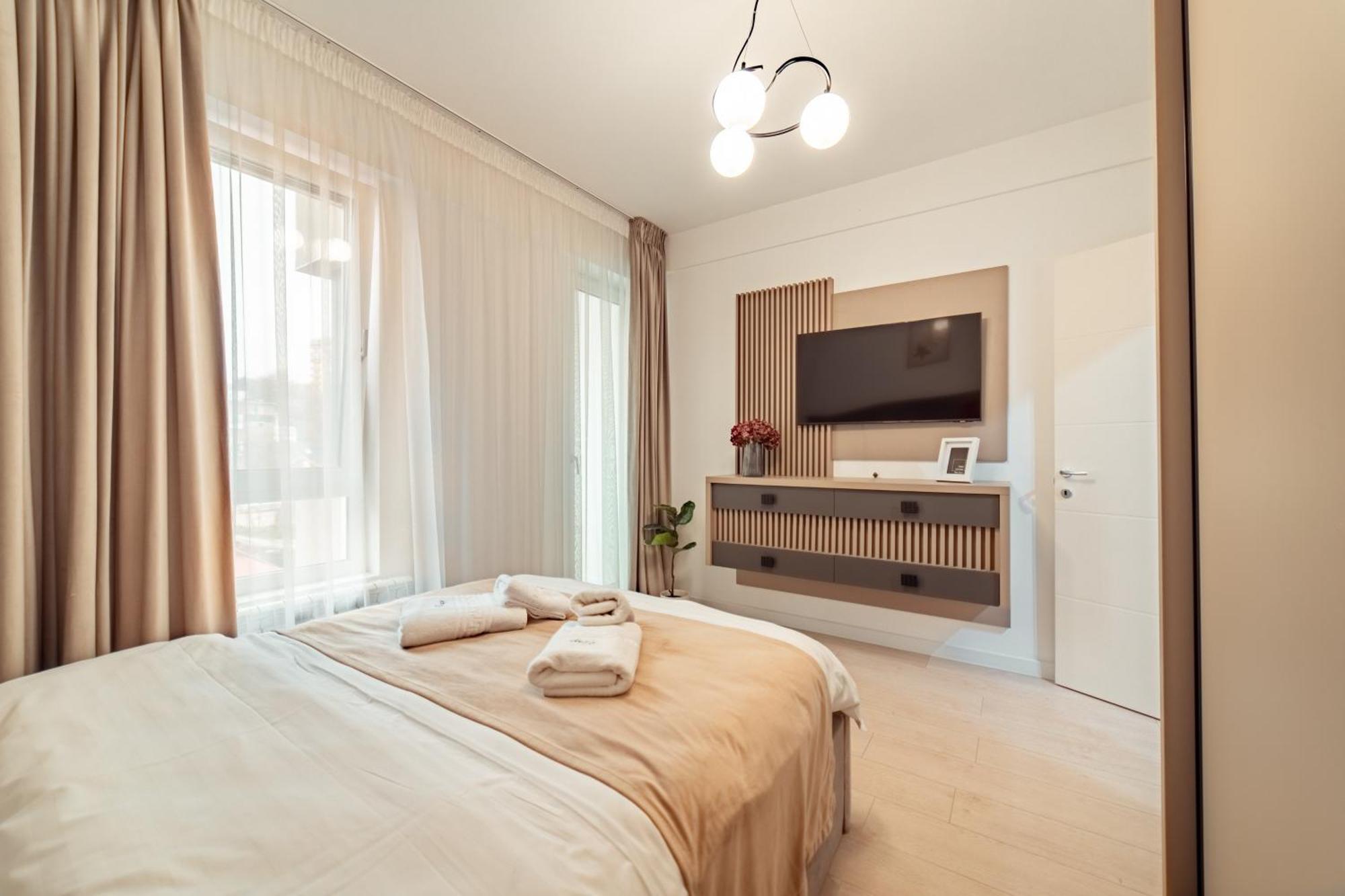 Cozy Aparthotel - Ultracentral Luxury Apartments Iasi Esterno foto