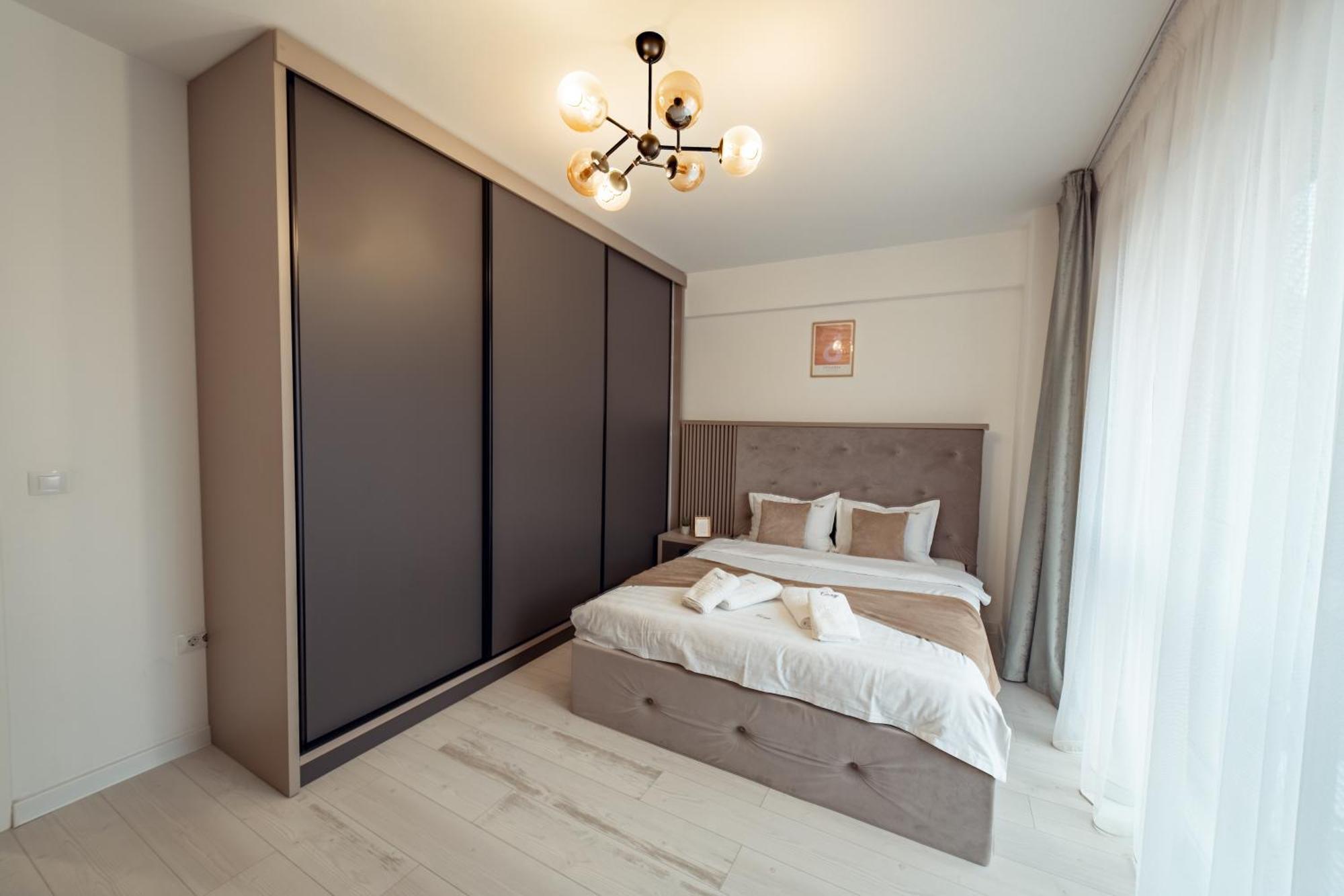 Cozy Aparthotel - Ultracentral Luxury Apartments Iasi Esterno foto