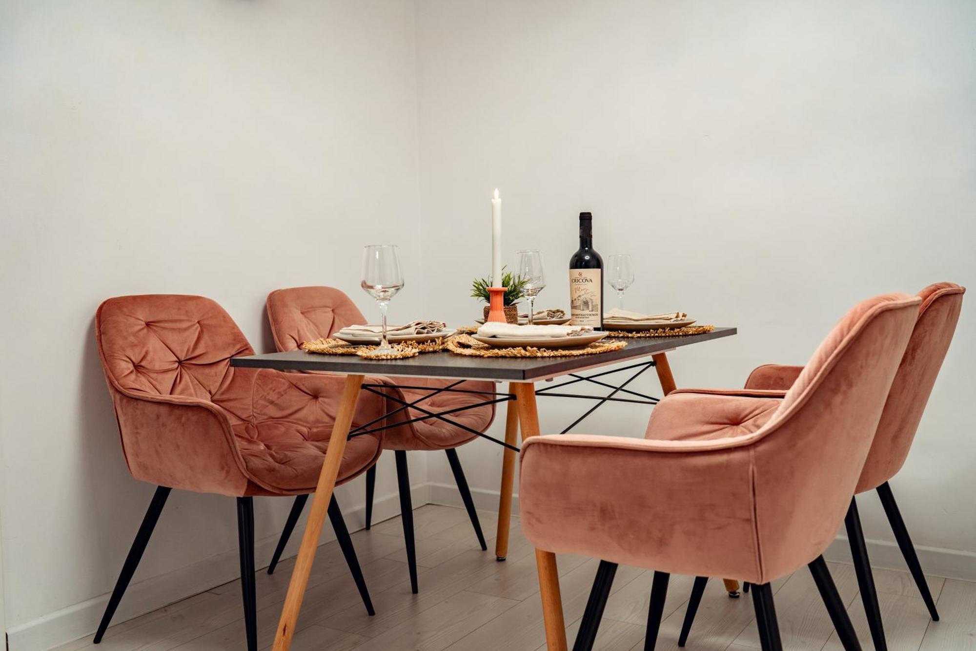 Cozy Aparthotel - Ultracentral Luxury Apartments Iasi Esterno foto