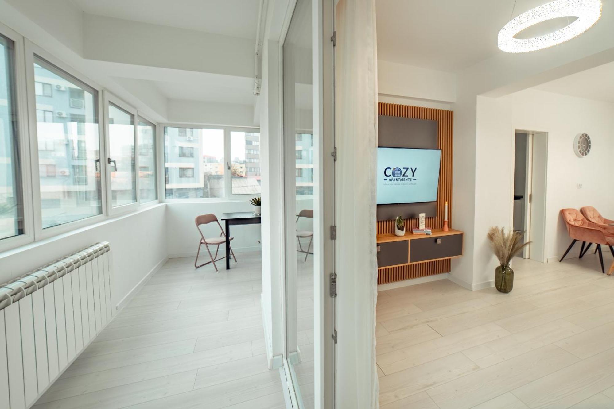 Cozy Aparthotel - Ultracentral Luxury Apartments Iasi Esterno foto