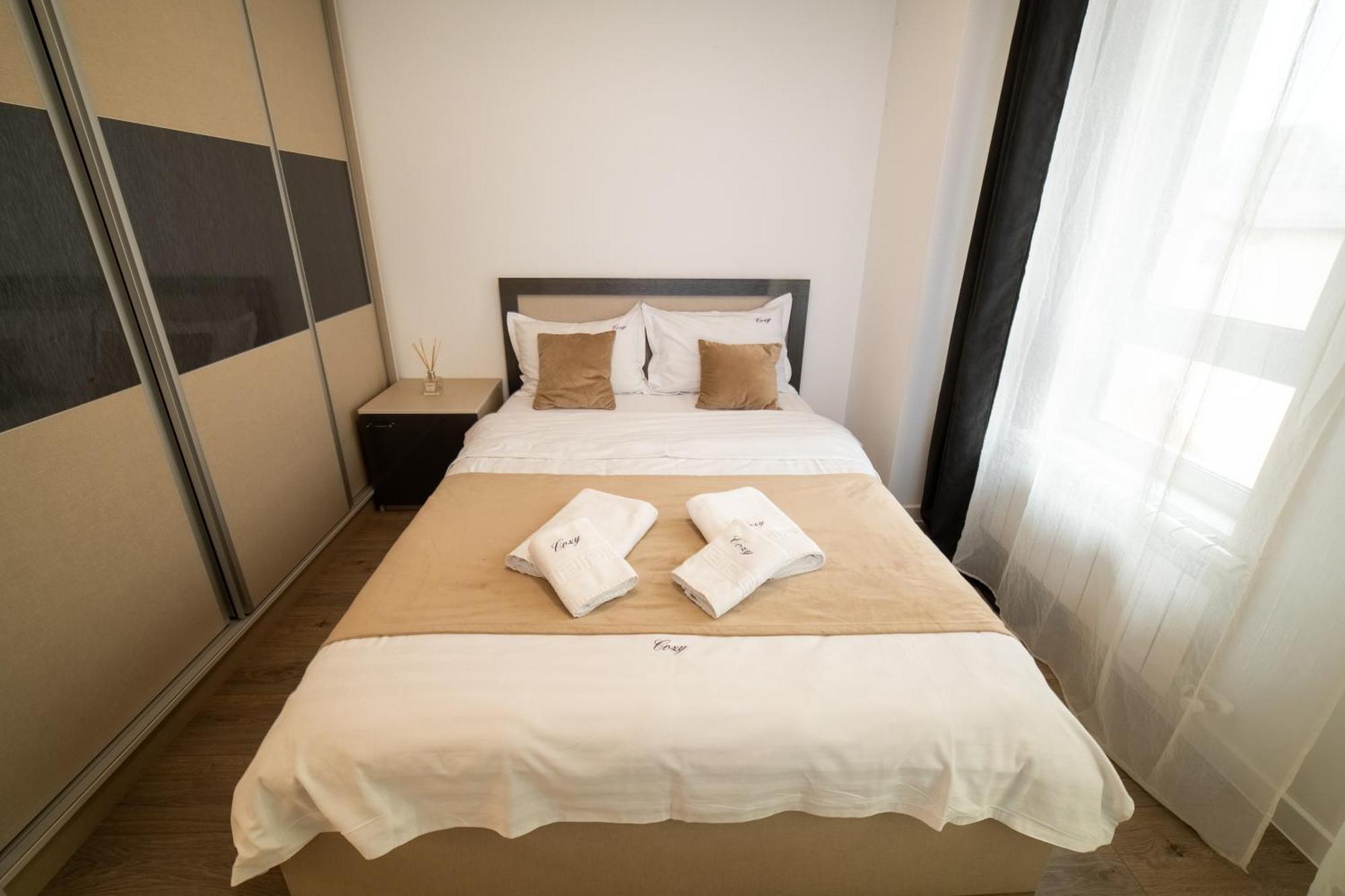 Cozy Aparthotel - Ultracentral Luxury Apartments Iasi Esterno foto